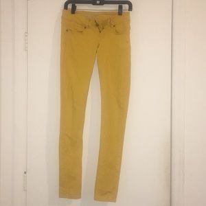 Yellow (almost mustard) color skinny jeans